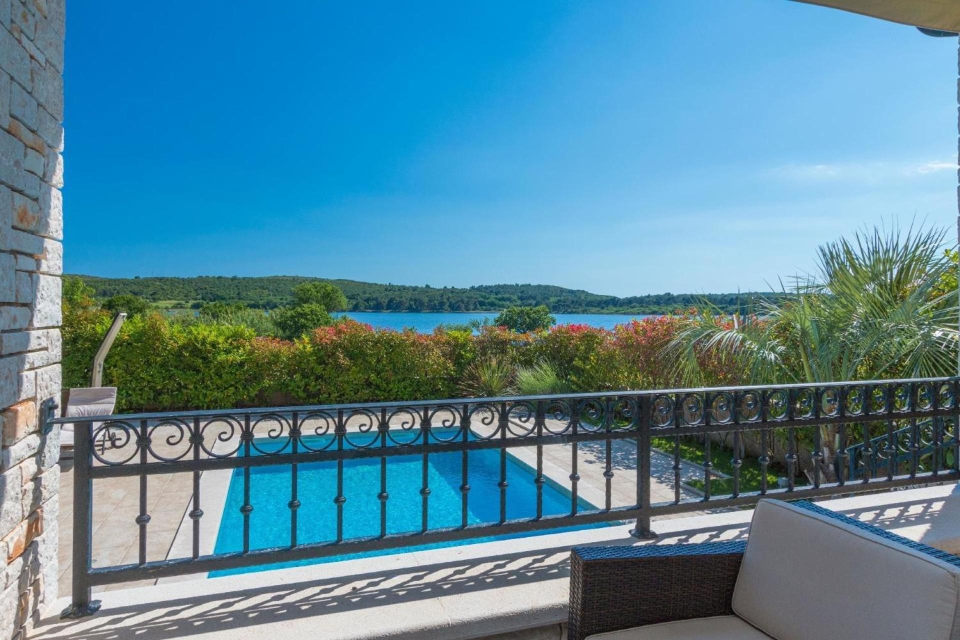 Ferienhaus In Pomer Mit Privatem Beheizten Pool Und Meerblick ภายนอก รูปภาพ